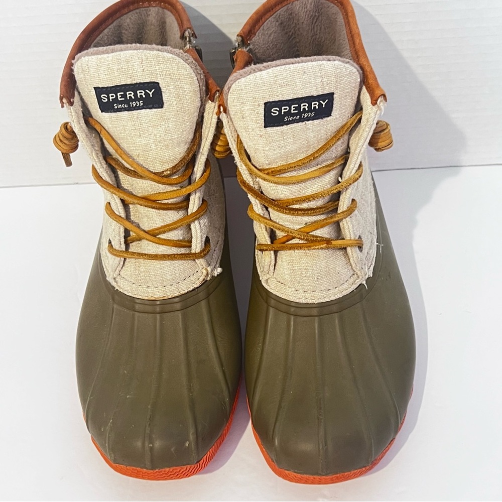 Sperry duck boots green and tan  size 6.5